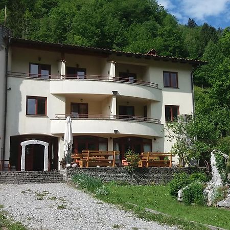 Glamping Zlata Ribica Hotel Idrija pri Baci Exterior photo