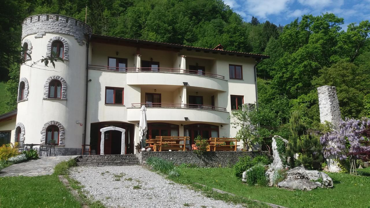 Glamping Zlata Ribica Hotel Idrija pri Baci Exterior photo